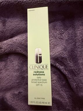 4 qty Clinique Redness Solutions Daily Protective Base SPF 15 Light Green